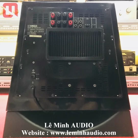 Sub điện YAMAHA NS-SW700 màu Đen PIANO