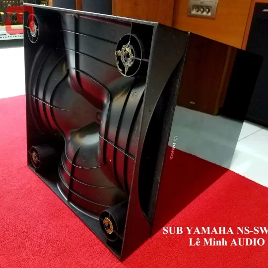 Sub điện YAMAHA NS-SW700 màu Đen PIANO