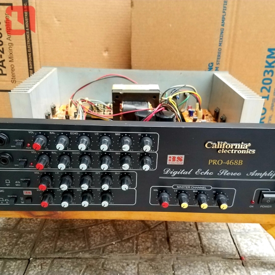 Amplifier CALIFORNIA PRO-468B