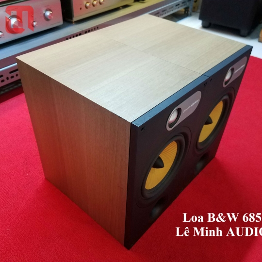 Loa Bookshelf B&W 685