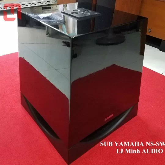 Sub điện YAMAHA NS-SW700 màu Đen PIANO
