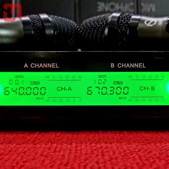 Micro không dây Soundnow S-602U
