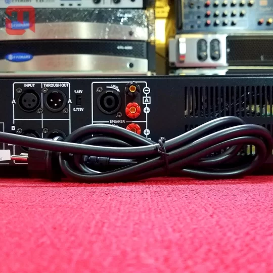 Main đẩy dB Acoustic D2600