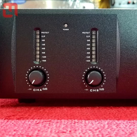 Main đẩy dB Acoustic D2600